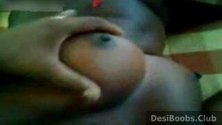 Sexy boobs grabbing of nude mallu bhabhi