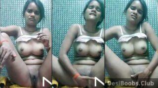 Bhojpuri hot boobs girl fingering pussy on cam!