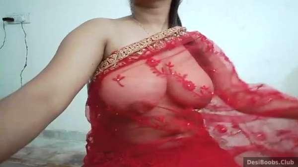 Big Boobs Saree Porn - Indian big tits bhabhi is local cam slut in red saree - Bf