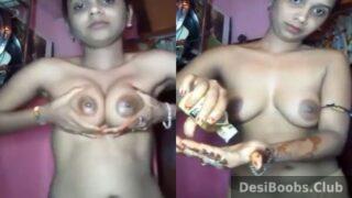 Bihari girl playing with desi boobs