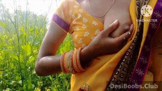 Village bhabhi milks her boobs on Outdoor